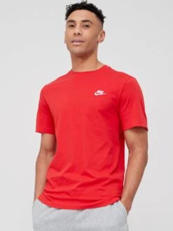Nike Sportswear Club T-Shirt - Red