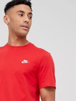 Nike Sportswear Club T-Shirt - Red -Sport Sphere QA77M SQ4 0000000017 RED MDd