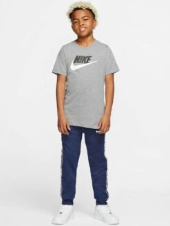 Nike Boys Nsw Tee Futura Icon Td Tee - Grey -Sport Sphere QRULT SQ2 0000000444 GREY WHITE MDf