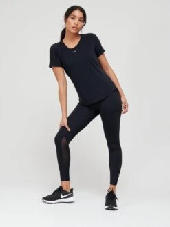 Nike The One Luxe Dri-FIT Tee - Black -Sport Sphere RWT6G SQ3 0000000004 BLACK MDo