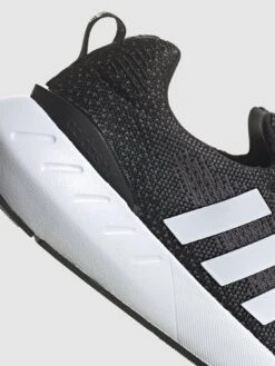 Adidas Sportswear Swift Run 22 Trainers - Black/White -Sport Sphere TKTFD SQ6 0000000019 BLACK WHITE SLd