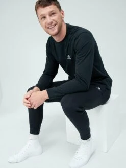 Converse Embroidered Star Chevron Left Chest Long Sleeve Tee - Black -Sport Sphere UVSVE SQ4 0000000004 BLACK MDd