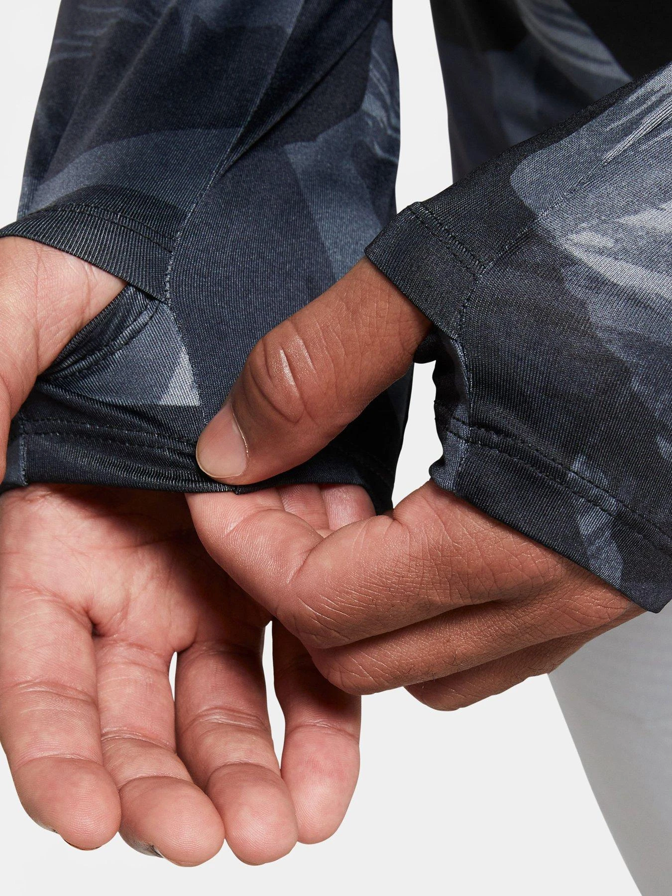 Nike Men's Run Dry Fit Element Top 1/4 Camo Zip Top - BLACK/GREY 3 Nike Men's Run Dry Fit Element Top 1/4 Camo Zip Top - BLACK/GREY - Image 3