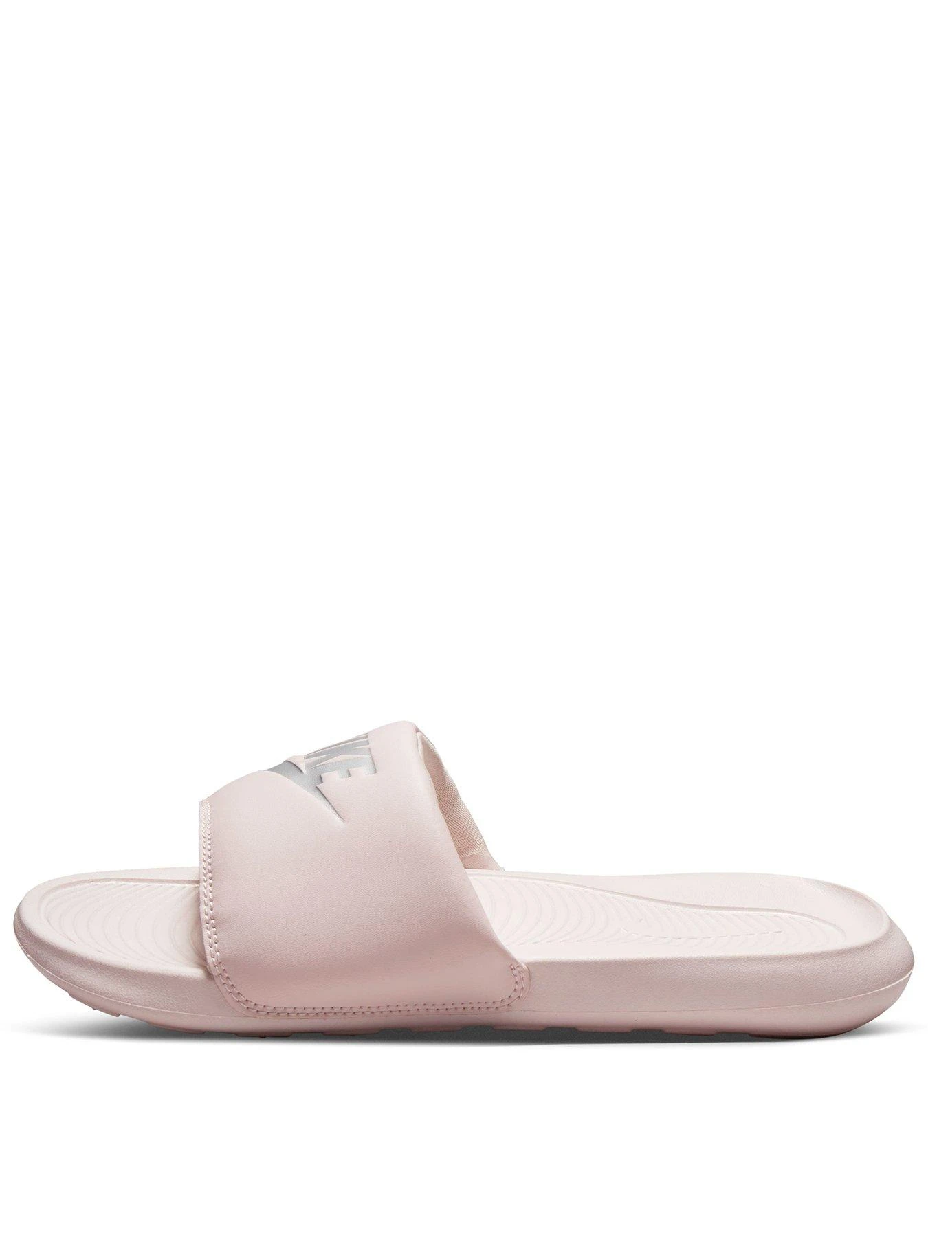 Nike Victori One - Pink 1 Nike Victori One - Pink
