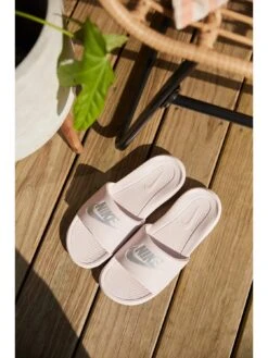 Nike Victori One - Pink 9 Nike Victori One - Pink -Sport Sphere V94KU SQ6 0000000063 PINK SLd