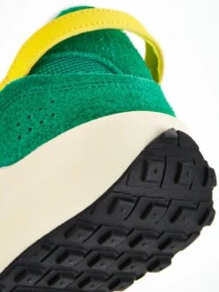 Nike Waffle Debut Trainers - Green -Sport Sphere VFXJ1 SQ6 0000000047 GREEN SLd