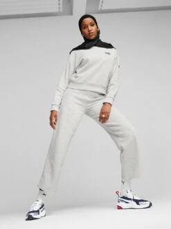 Puma Essentials+ Relaxed Small Logo Crew Sweat - Light Grey -Sport Sphere VJUWD SQ3 0000000215 LIGHT GREY MDo