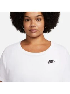 Nike Sportswear Club Essentials T-Shirt - White (Curve) -Sport Sphere VL36Y SQ4 0000000013 WHITE MDd